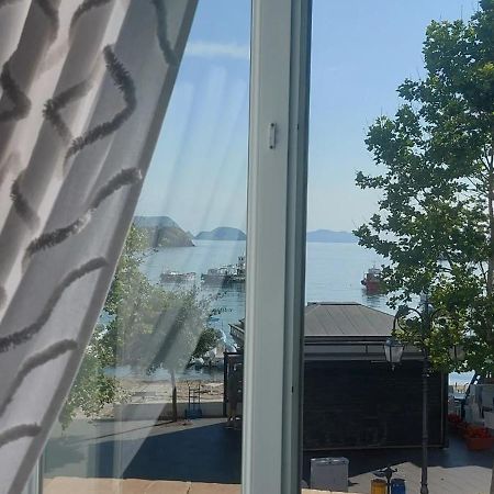 La Casa Sugli Archi Hotel Ponza Bagian luar foto