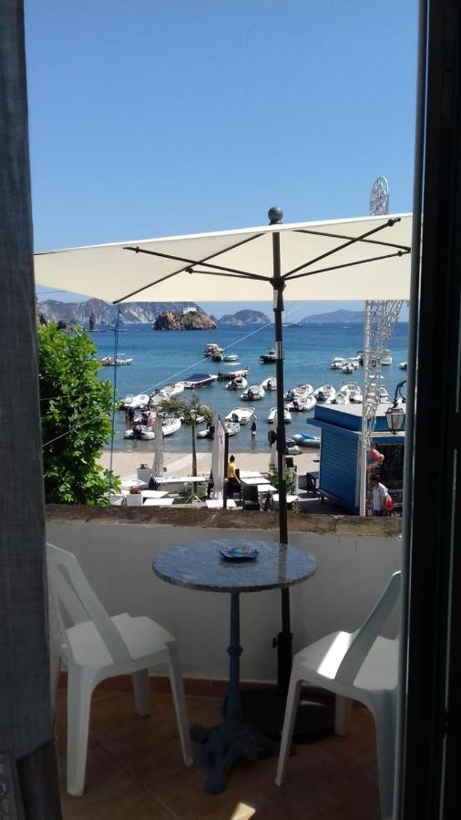 La Casa Sugli Archi Hotel Ponza Bagian luar foto