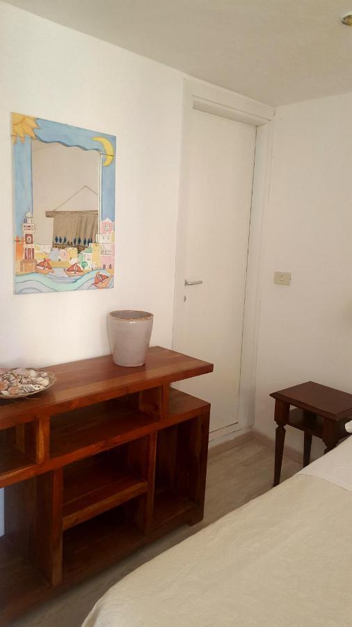 La Casa Sugli Archi Hotel Ponza Bagian luar foto