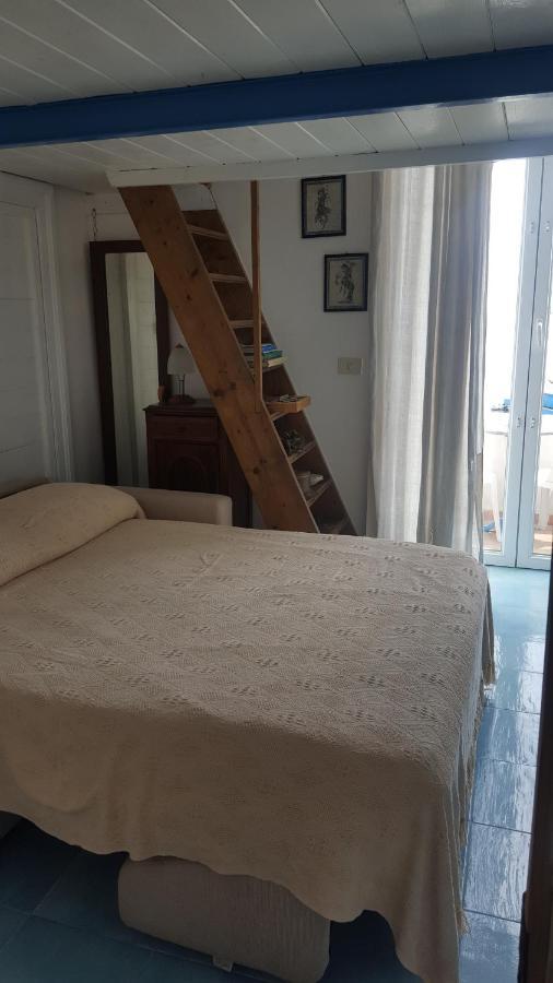La Casa Sugli Archi Hotel Ponza Bagian luar foto