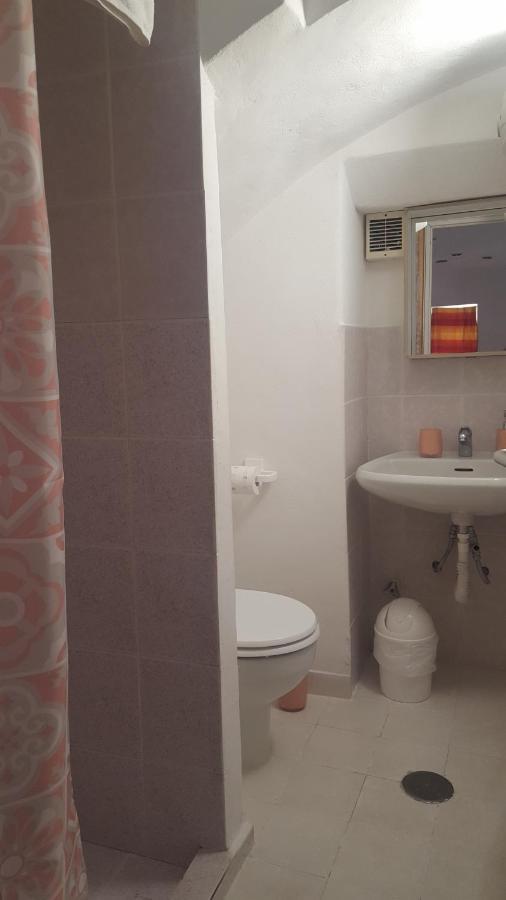 La Casa Sugli Archi Hotel Ponza Bagian luar foto