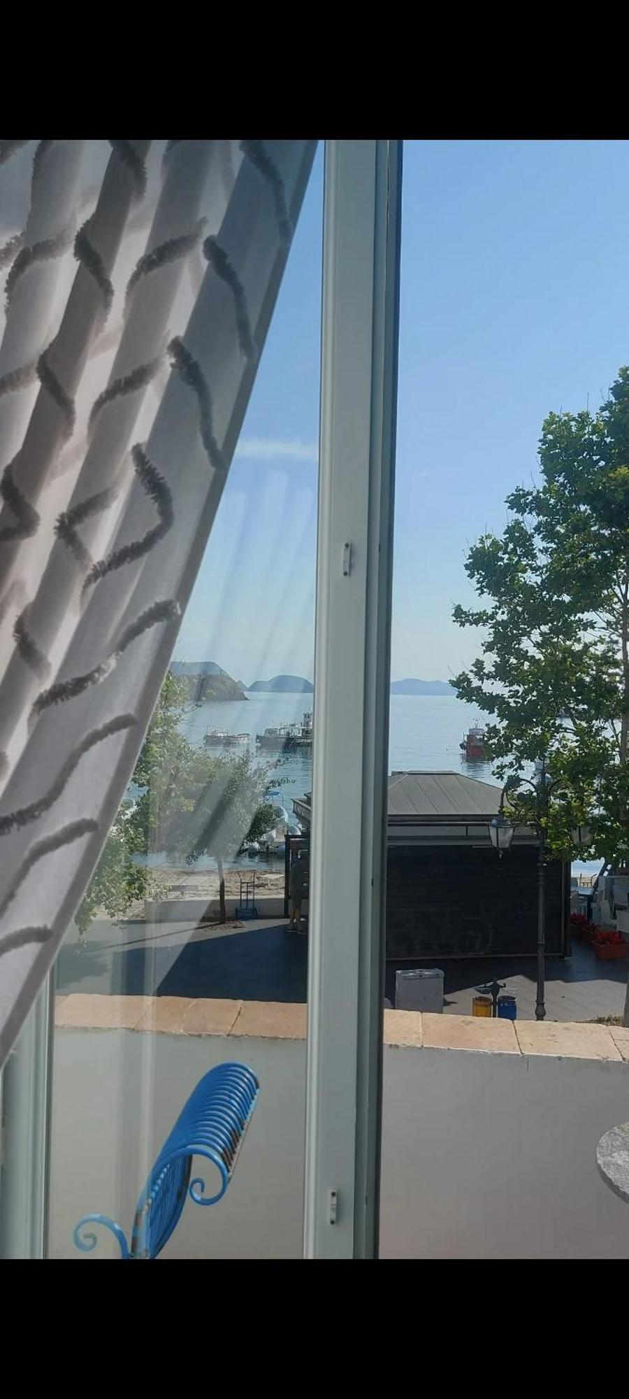 La Casa Sugli Archi Hotel Ponza Bagian luar foto