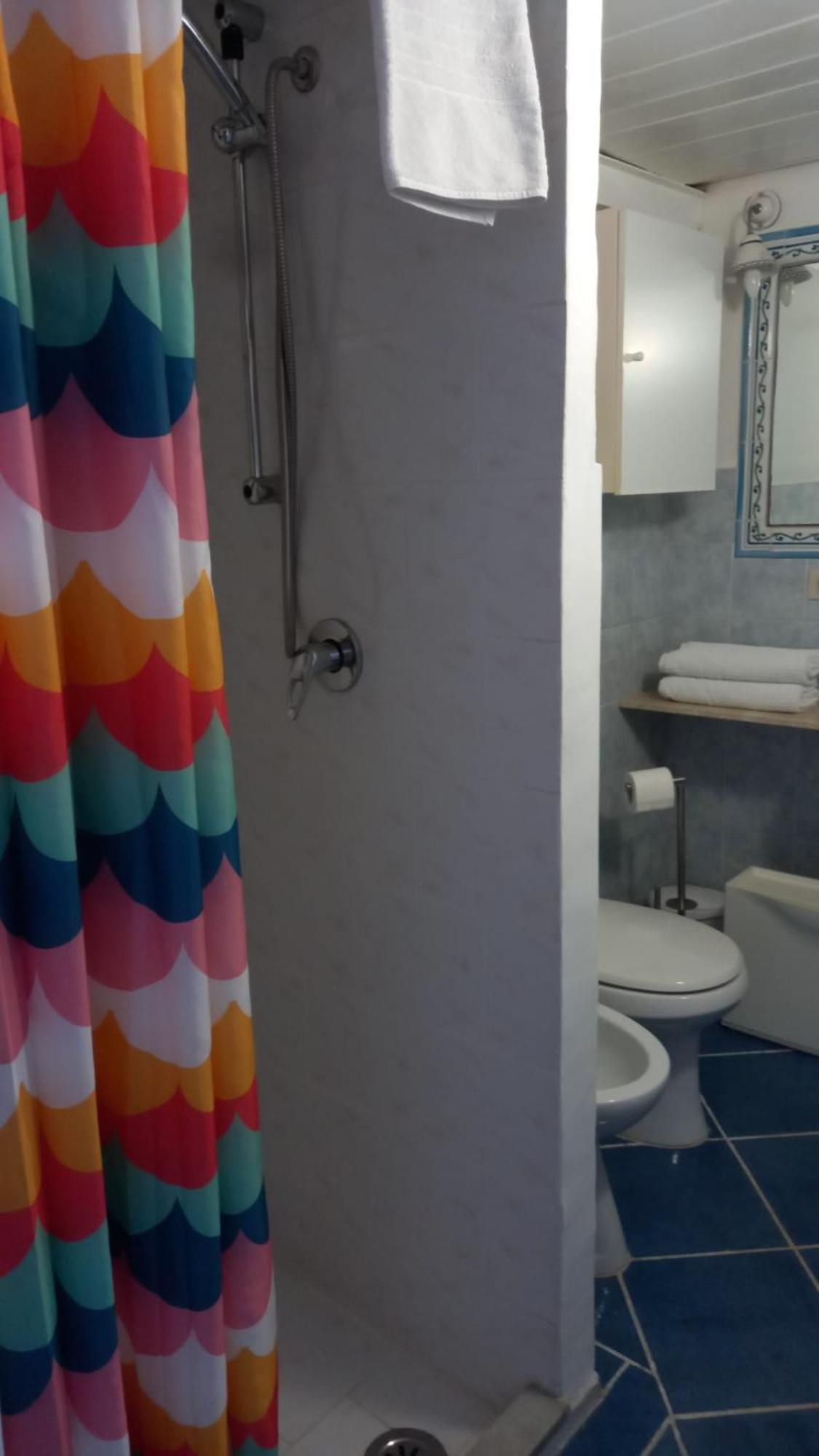 La Casa Sugli Archi Hotel Ponza Bagian luar foto