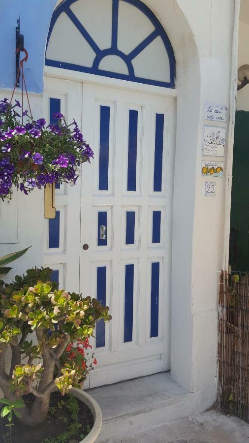 La Casa Sugli Archi Hotel Ponza Bagian luar foto